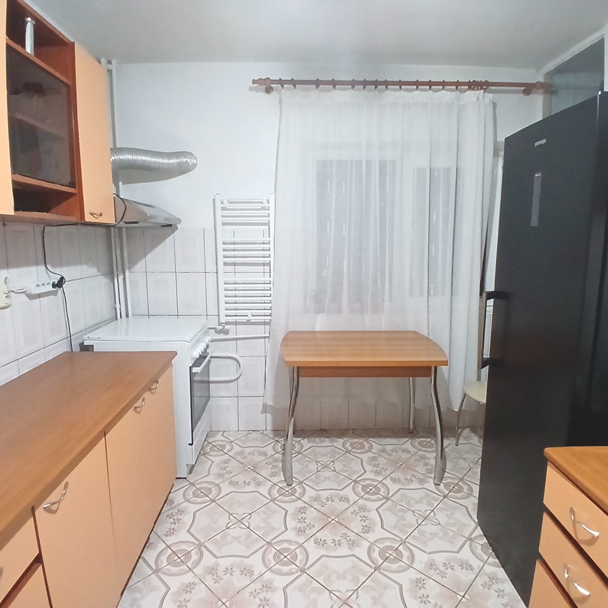 Apartament 3 camere, renovat, decomandat, etaj 5/8