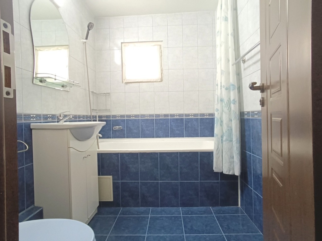 Apartament 3 camere, renovat, decomandat, etaj 5/8