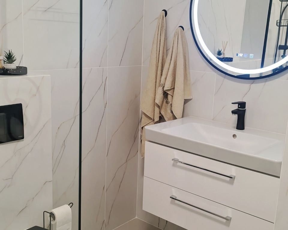 Închiriez apartament