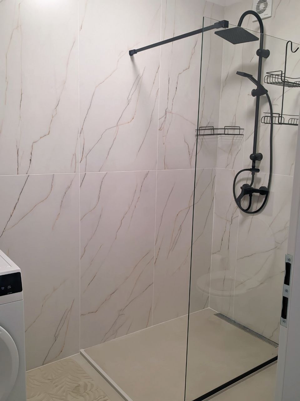 Închiriez apartament