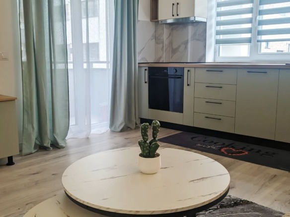 Închiriez apartament