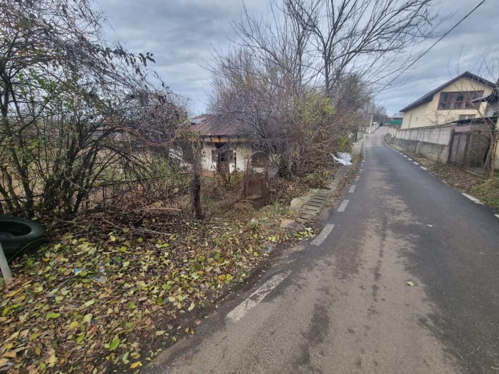 Chirie Teren intravilan pretabil spatiu comercial