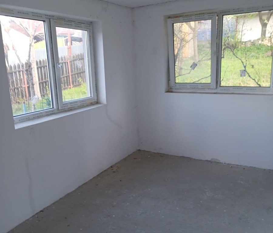 Casa si teren cu utilitati 580mp Calugareni Prahov