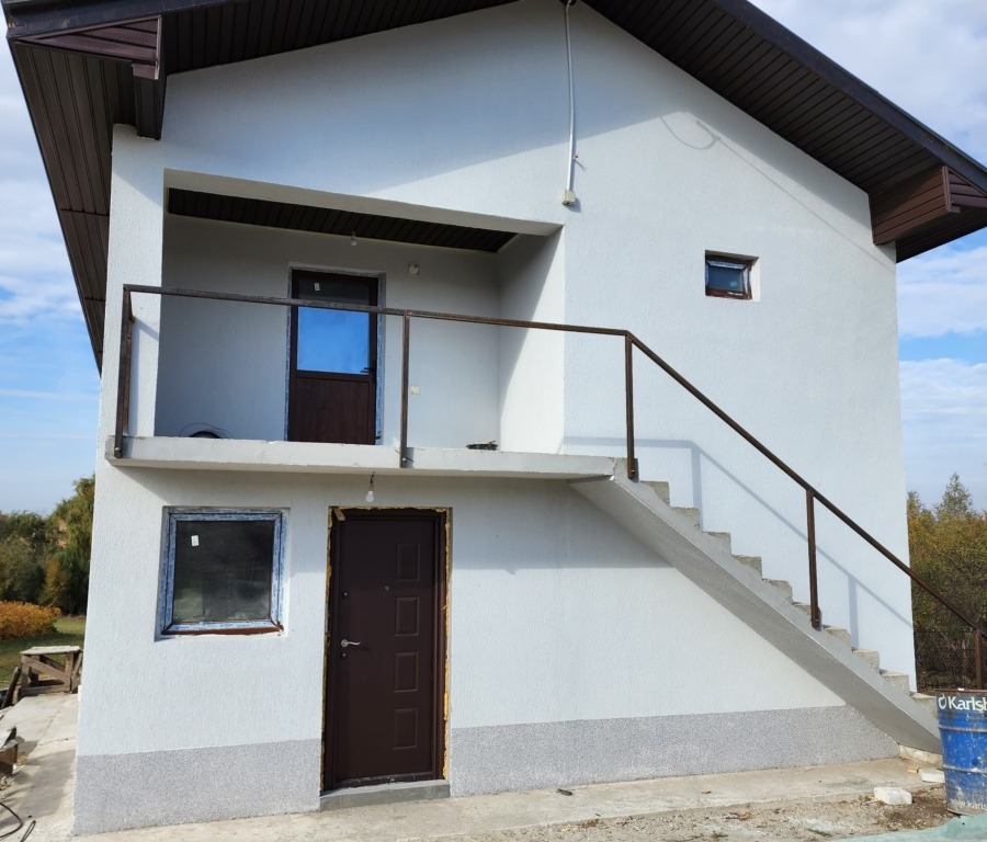 Casa 210mp teren 2000mp comuna Mosteni jud TR