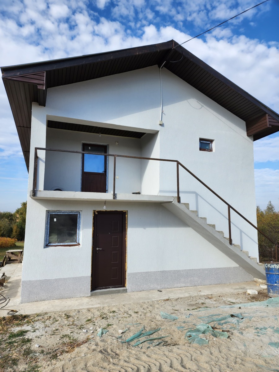 WhatsApp Image 2024-09-24 at 18.41.45(3) Casa 210mp teren 2000mp comuna Mosteni jud TR