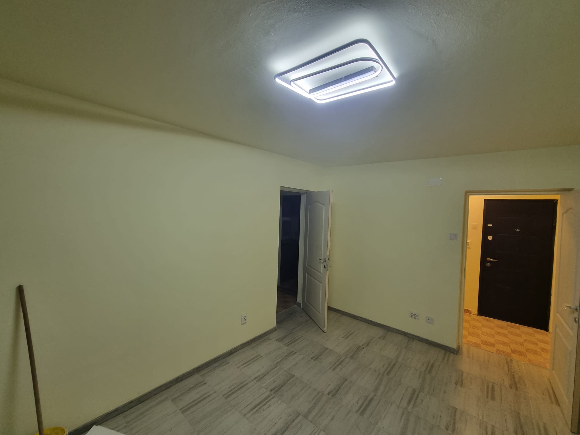 Spatiu comercial apartament parter 45m decomandat