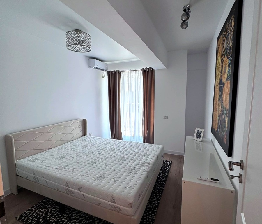 Închiriez duplex modern, Ansamblul Central Address
