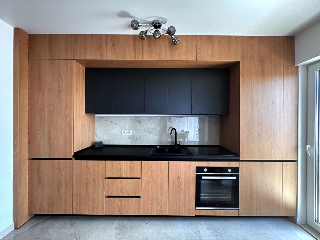 Închiriez duplex modern, Ansamblul Central Address