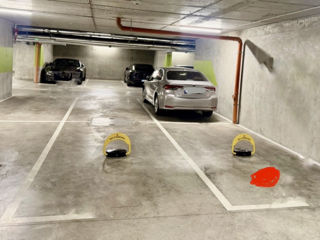 Vand, închiriez 1 loc de parcare subteran sec.1