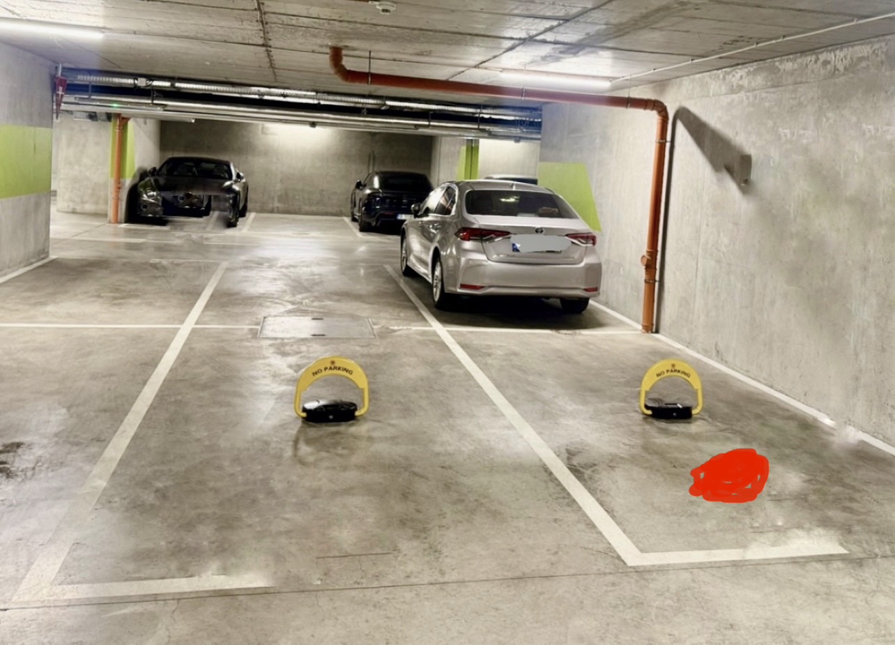 Vand, închiriez 1 loc de parcare subteran sec.1