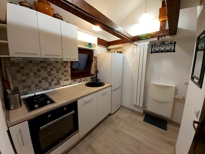 Garsoniera si spatiu depozitare Piata Victoriei