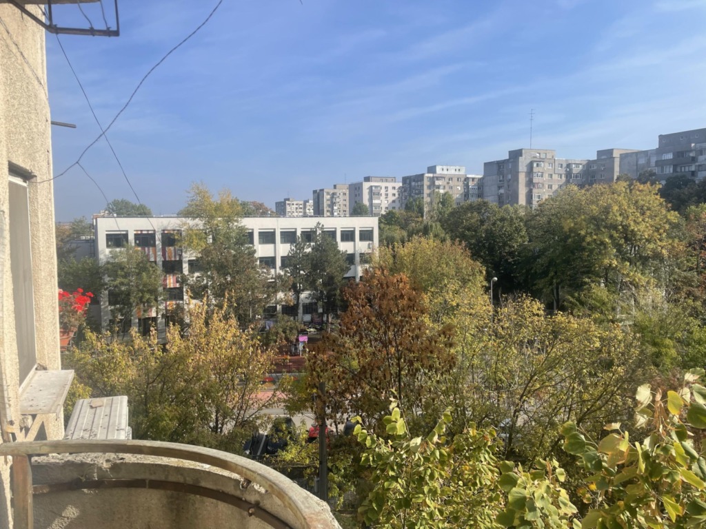 Vând garsonieră Lujerului